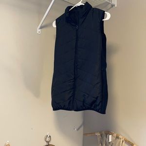 Motherhood Maternity black puffer vest